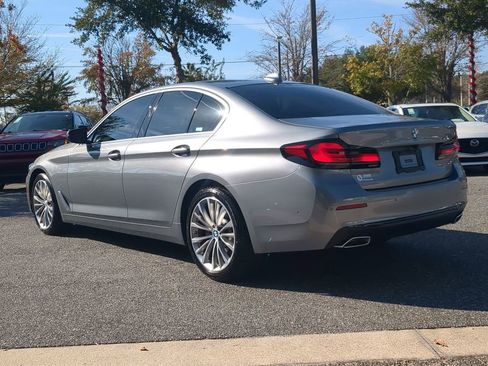 Used 2023 BMW 530i w/ Premium Package image 8