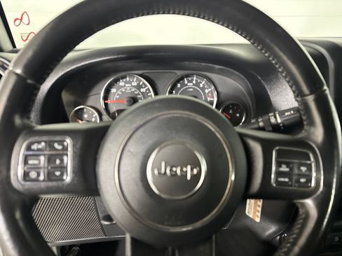 Used 2018 Jeep Wrangler Unlimited Sport S AWD/4WD image 12