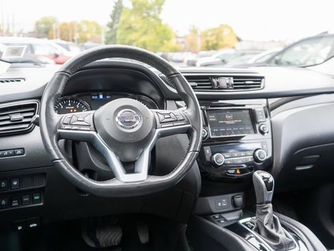 Used 2022 Nissan Rogue Sport SL w/ Premium Package image 15