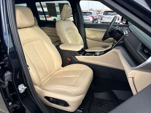 Used 2023 Jeep Grand Cherokee L Limited image 14