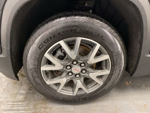 Used 2023 GMC Acadia SLE w/ Driver Convenience Package image 33