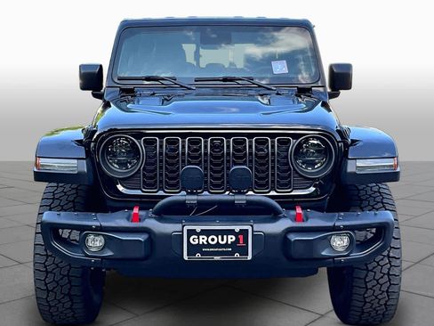 Used 2024 Jeep Gladiator Rubicon AWD/4WD image 4