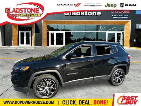Used 2024 Jeep Compass Limited image 1