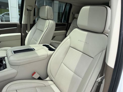 Used 2024 GMC Yukon XL Denali RWD image 34