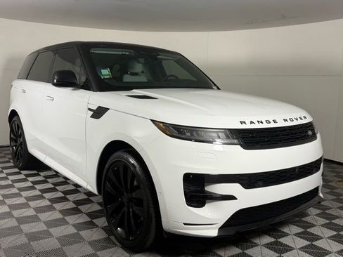 New 2026 Land Rover Range Rover Sport Dynamic SE AWD/4WD image 10