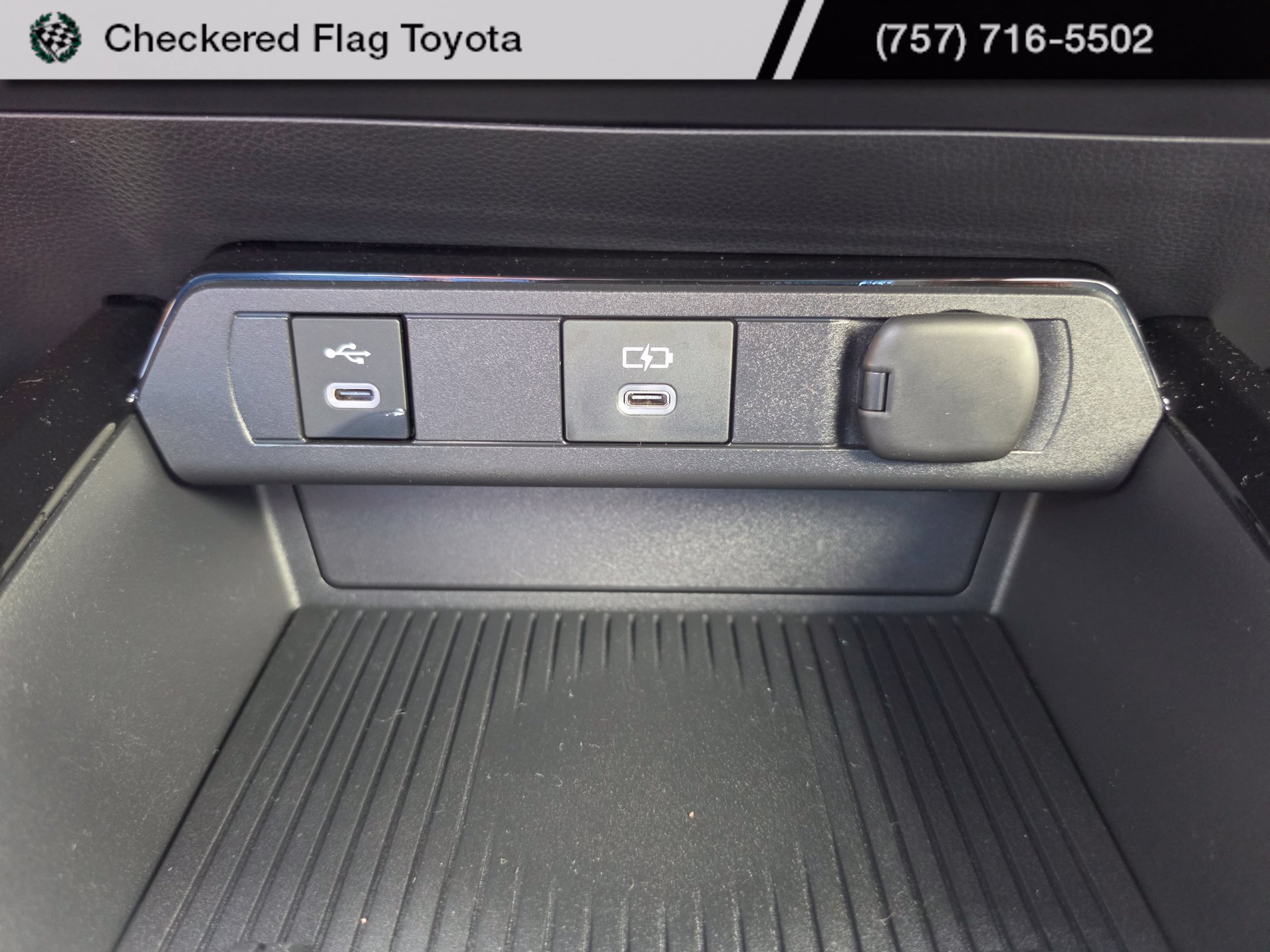 Used 2023 Toyota Prius LE FWD image 23