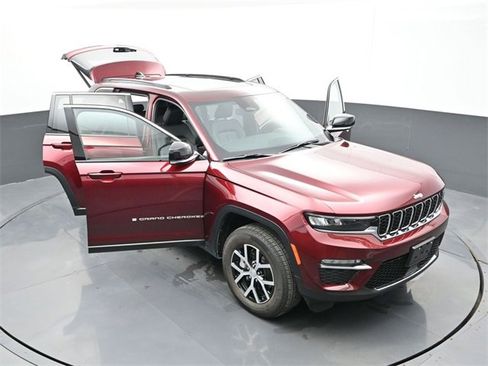 Used 2024 Jeep Grand Cherokee Limited w/ Trailer Tow Package image 31