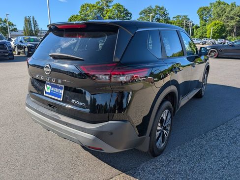Used 2023 Nissan Rogue SV AWD/4WD image 6