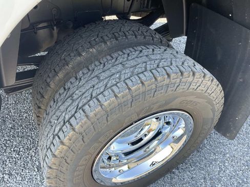 Used 2018 RAM 3500 Tradesman w/ Chrome Appearance Group AWD/4WD image 14