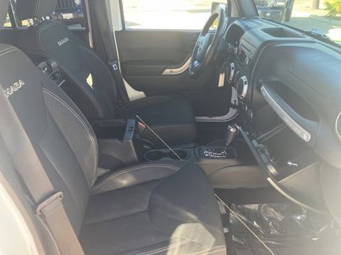 Used 2016 Jeep Wrangler Unlimited Sahara w/ Connectivity Group image 20