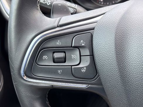 Used 2023 Buick Envision Essence AWD/4WD image 19