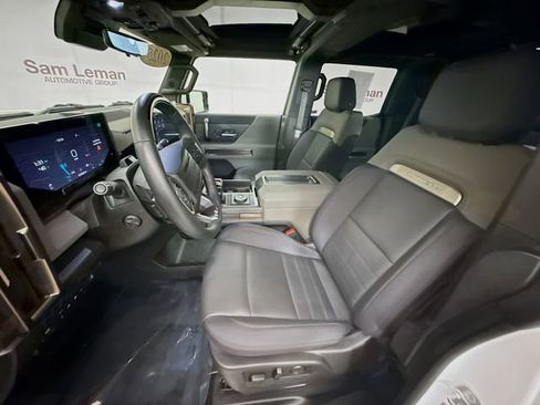 Used 2025 GMC Hummer EV 2X image 24