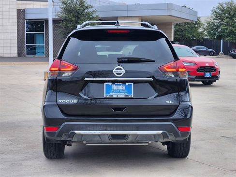 Used 2017 Nissan Rogue SL w/ SL Premium Package image 6