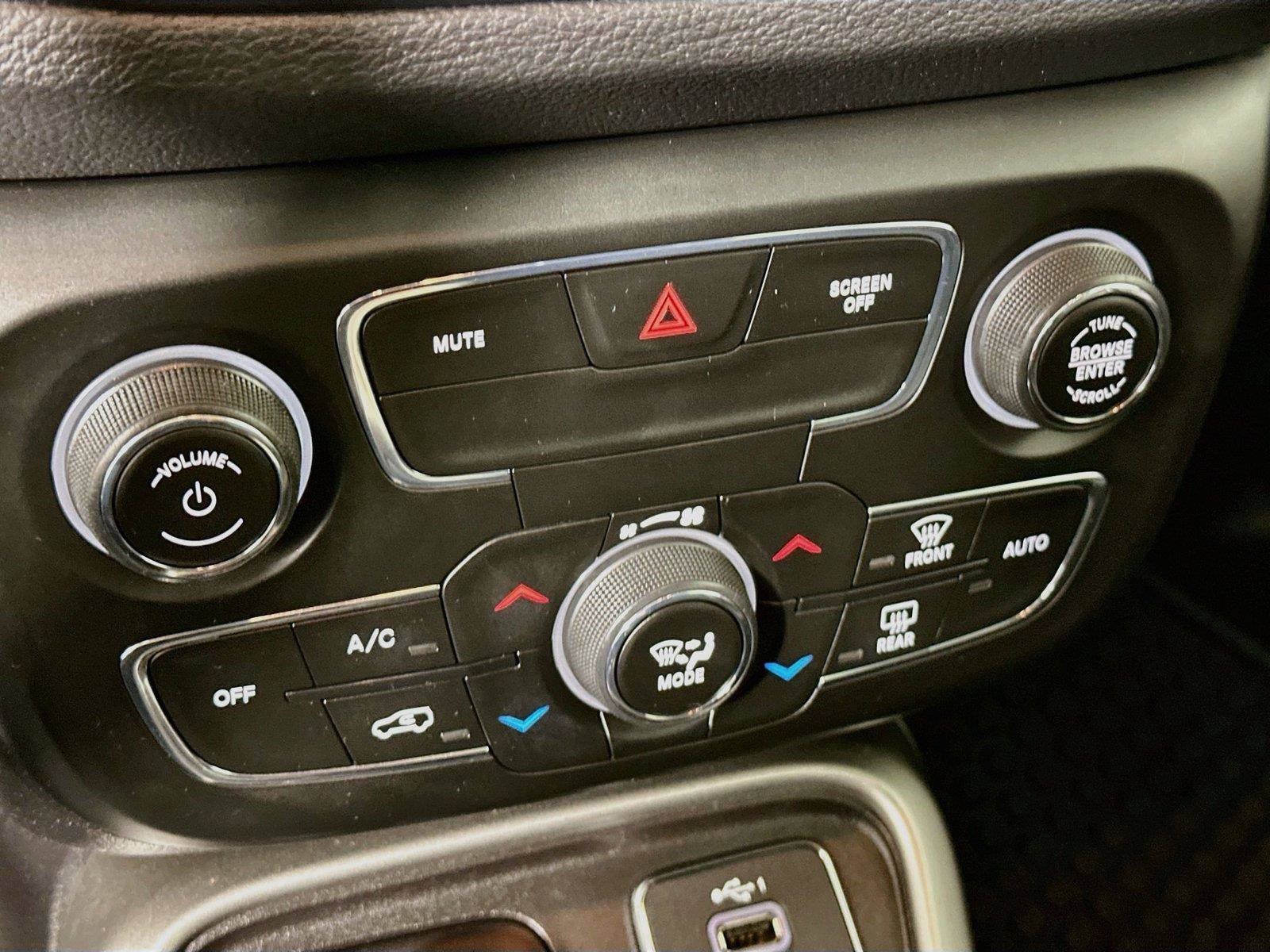 Used 2020 Jeep Compass Latitude w/ Cold Weather Group AWD/4WD image 9