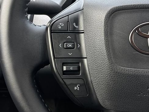 Used 2026 Toyota Prius LE FWD image 23