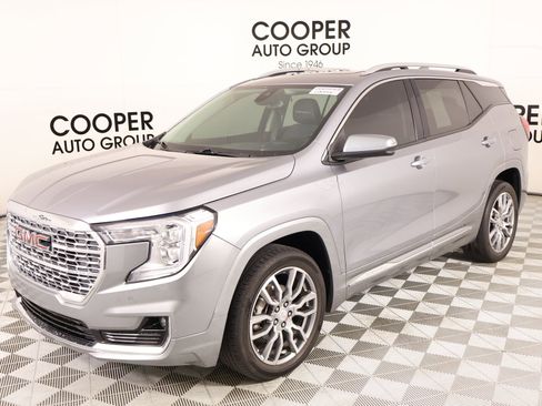 Used 2023 GMC Terrain Denali image 11