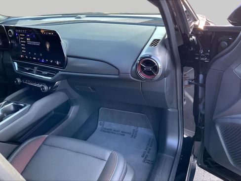 Used 2025 Chevrolet Equinox EV RS FWD image 15