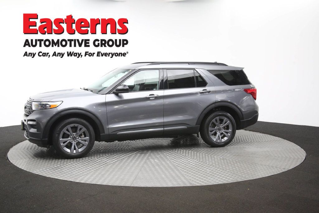 Used 2022 Ford Explorer XLT w/ Equipment Group 202A AWD/4WD image 63