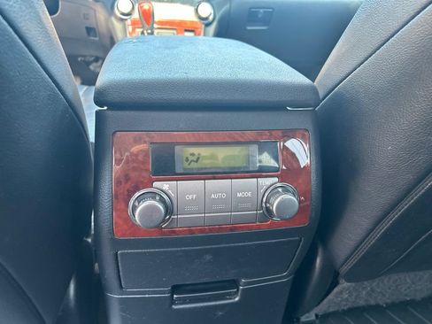 Used 2012 Toyota Highlander Limited w/ Tow Pkg AWD/4WD image 24