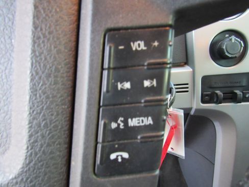 Used 2012 Ford F150 Lariat w/ Lariat Chrome Pkg image 14