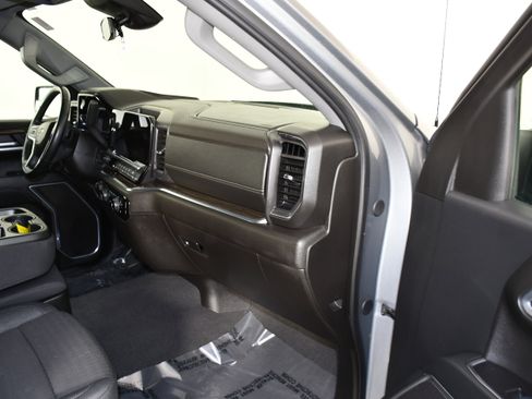 Used 2025 Chevrolet Silverado 1500 LT image 43