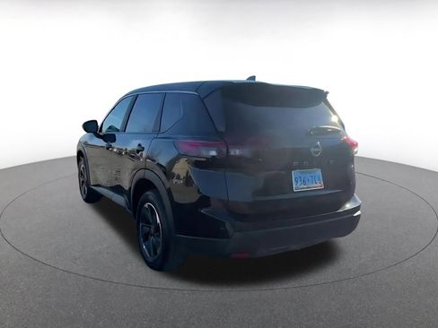Used 2025 Nissan Rogue SV image 10
