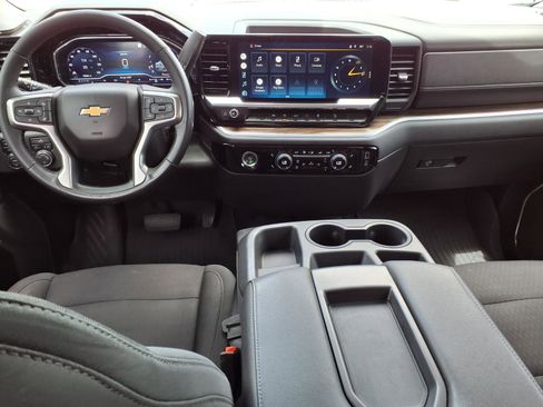 Used 2022 Chevrolet Silverado 1500 LT image 9