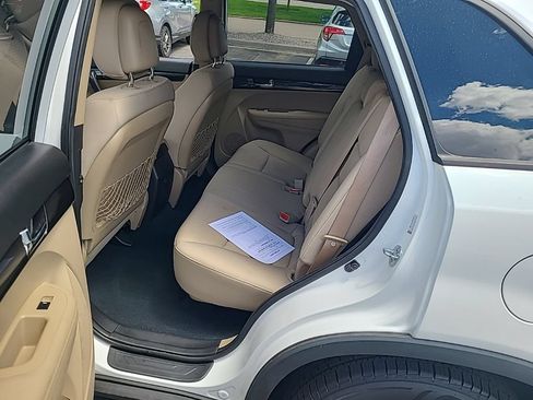 Used 2011 Kia Sorento LX w/ Convenience Pkg AWD/4WD image 11