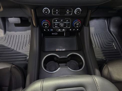 Used 2023 Chevrolet Suburban High Country AWD/4WD image 18