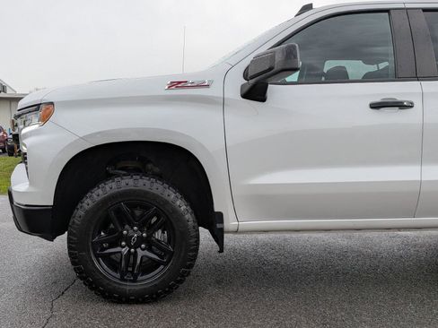 Used 2022 Chevrolet Silverado 1500 LT Trail Boss w/ Convenience Package II AWD/4WD image 3