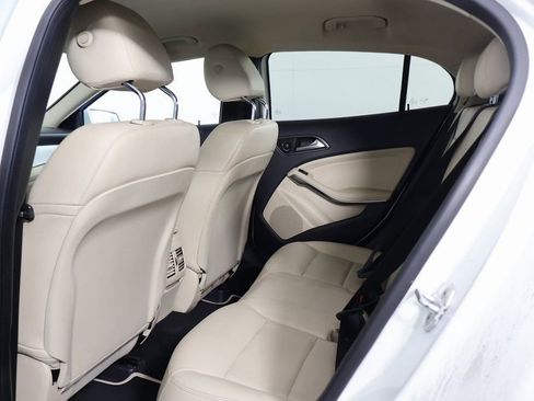 Used 2017 Mercedes-Benz GLA 250 image 11