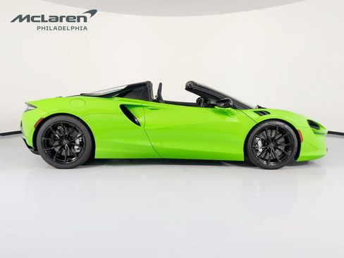 Used 2025 McLaren Artura Spider RWD image 7