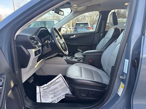 Used 2025 Ford Escape Platinum image 23