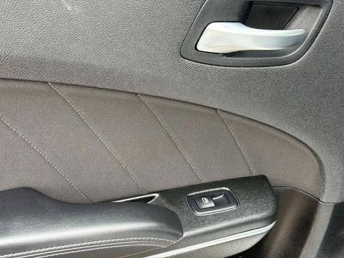 Used 2022 Dodge Charger SXT RWD image 21
