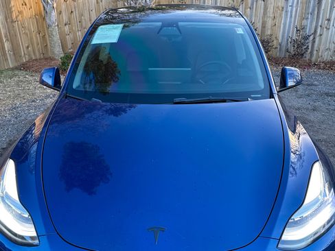 Used 2022 Tesla Model Y Long Range image 22