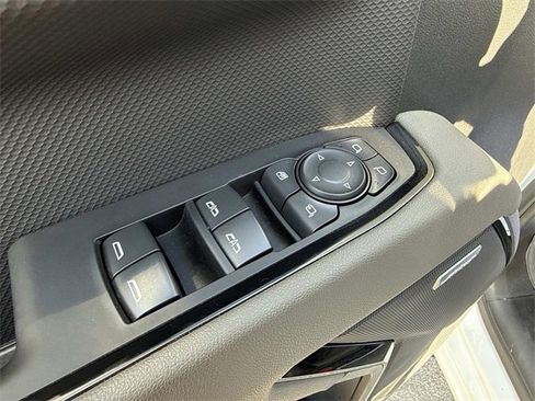 Used 2025 Chevrolet Silverado 1500 ZR2 w/ Technology Package image 9