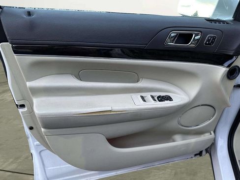 Used 2013 Lincoln MKT EcoBoost AWD 4dr Crossover image 13