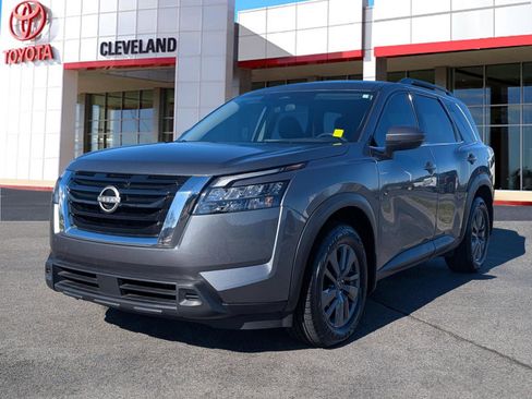 Used 2024 Nissan Pathfinder SV image 5