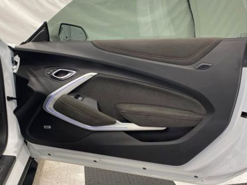 Used 2019 Chevrolet Camaro ZL1 image 18