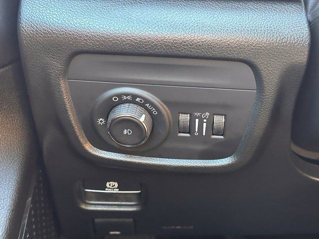 Used 2023 Jeep Grand Cherokee L Summit w/ Advanced Protech Group IV AWD/4WD image 21