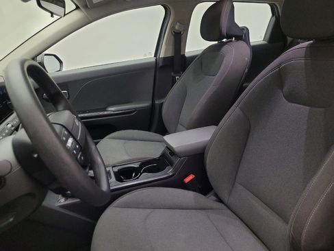 Used 2025 Kia K4 FWD image 17