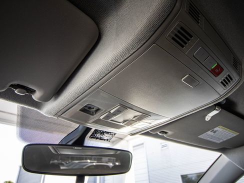 Used 2023 Volkswagen Tiguan S image 30