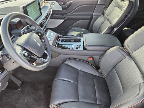 New 2025 Lincoln Aviator Black Label image 12