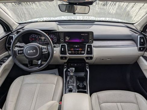Used 2022 Kia Sorento EX image 13