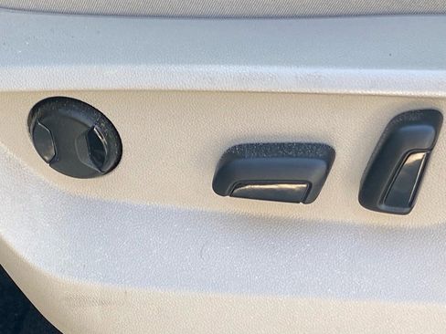 Used 2023 Volkswagen Atlas SE image 12