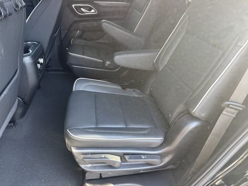 Certified 2024 GMC Yukon SLT w/ SLT Premium Package AWD/4WD image 21