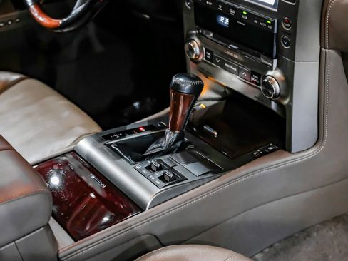 Used 2016 Lexus GX 460 image 29