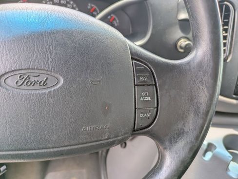 Used 2001 Ford E-350 and Econoline 350 Club Wagon RWD image 13