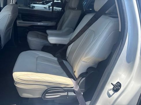 Used 2020 Ford Expedition Max Platinum RWD image 11