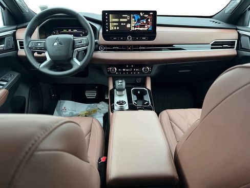 New 2026 Mitsubishi Outlander SEL image 13